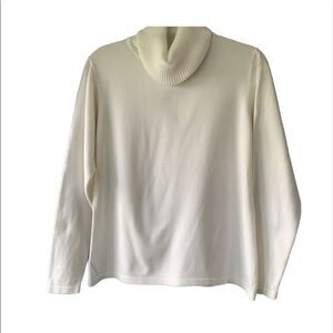Conrad C Collection XL turtleneck white sweater